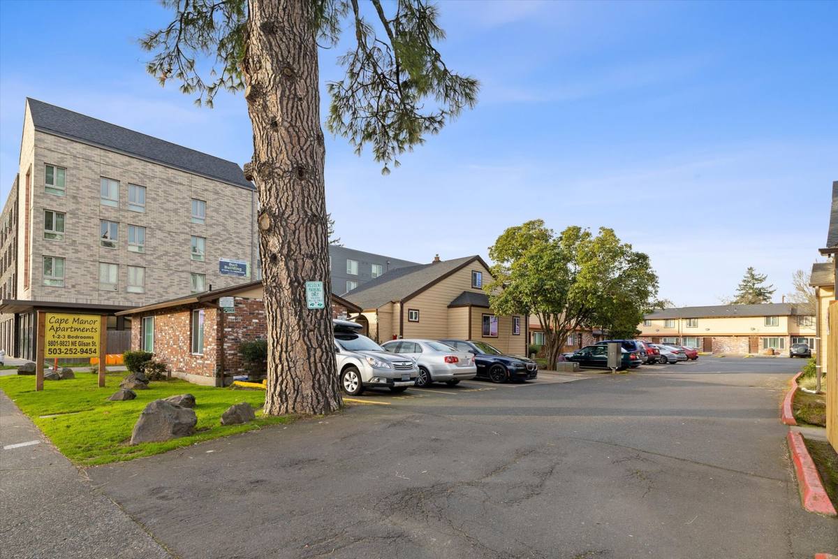 Townhouse for rent at 9801-9823 NE Glisan St, Portland, OR 97220