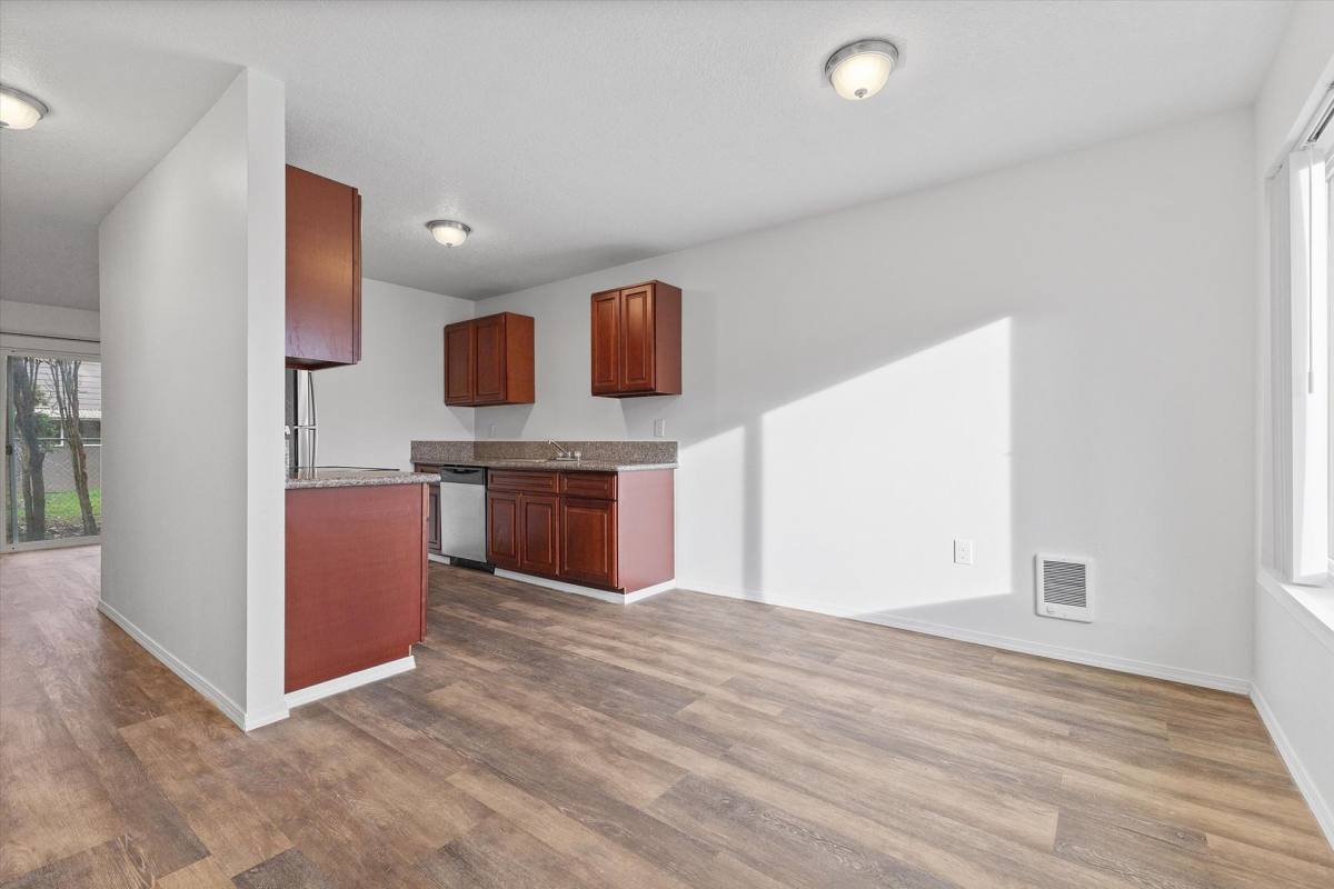 Townhouse for rent at 9801-9823 NE Glisan St, Portland, OR 97220