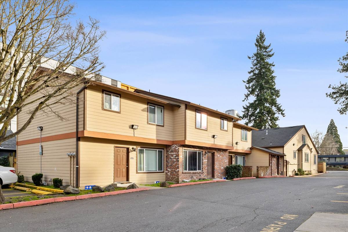 Townhouse for rent at 9801-9823 NE Glisan St, Portland, OR 97220
