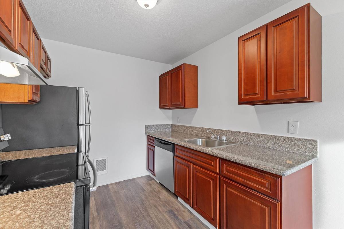 Townhouse for rent at 9801-9823 NE Glisan St, Portland, OR 97220