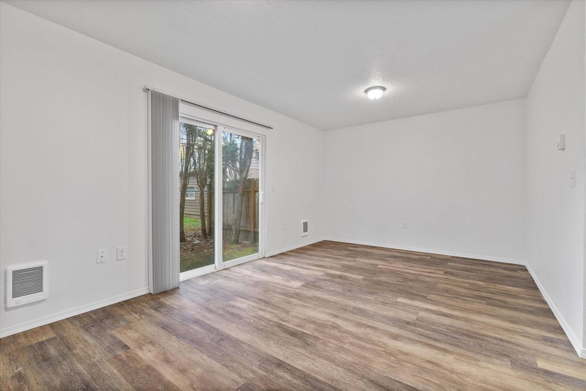 Townhouse for rent at 9801-9823 NE Glisan St, Portland, OR 97220