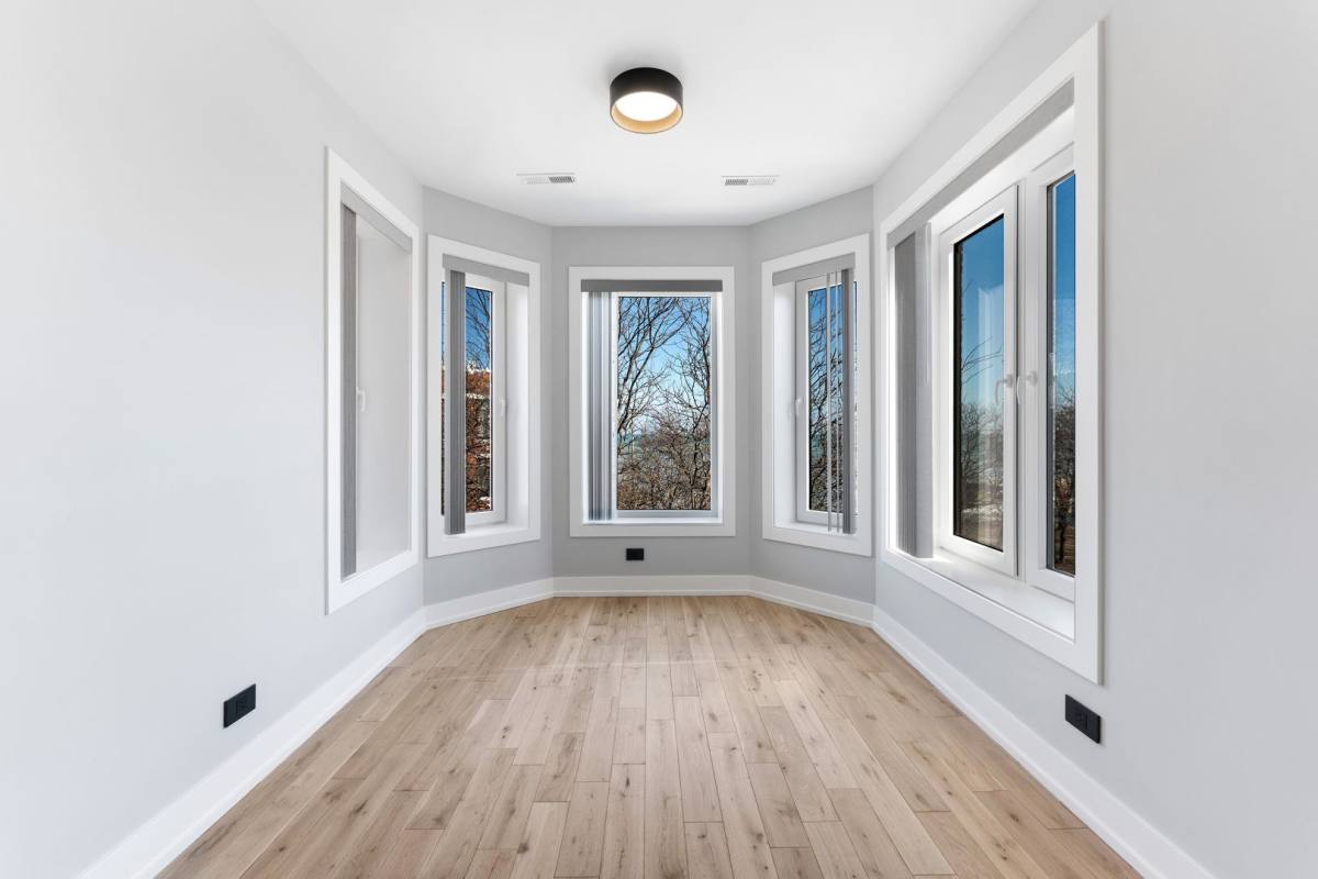 Apartment for rent at 7724-26 N Eastlake Terrace, Chicago, IL 60626