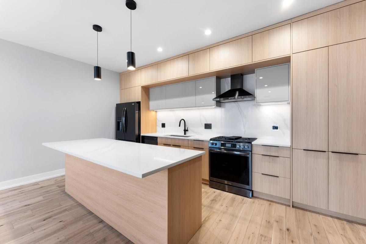 Apartment for rent at 7724-26 N Eastlake Terrace, Chicago, IL 60626