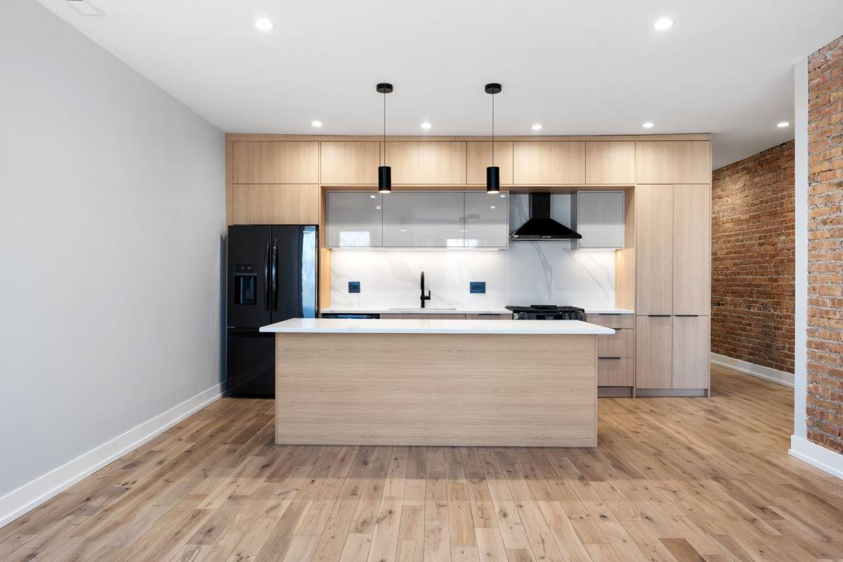 Apartment for rent at 7724-26 N Eastlake Terrace, Chicago, IL 60626