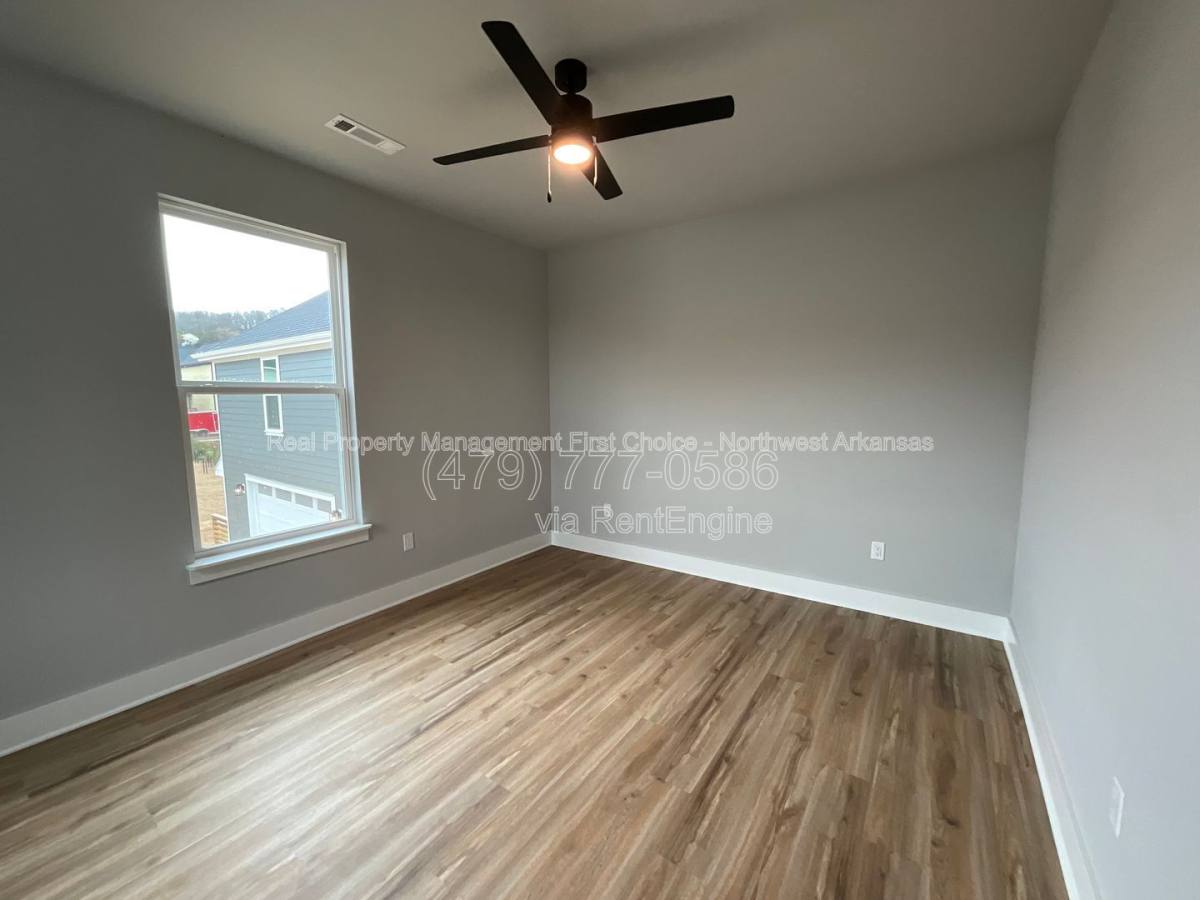 House for rent at 1042 S Laramie Heights, Fayetteville, AR 72704