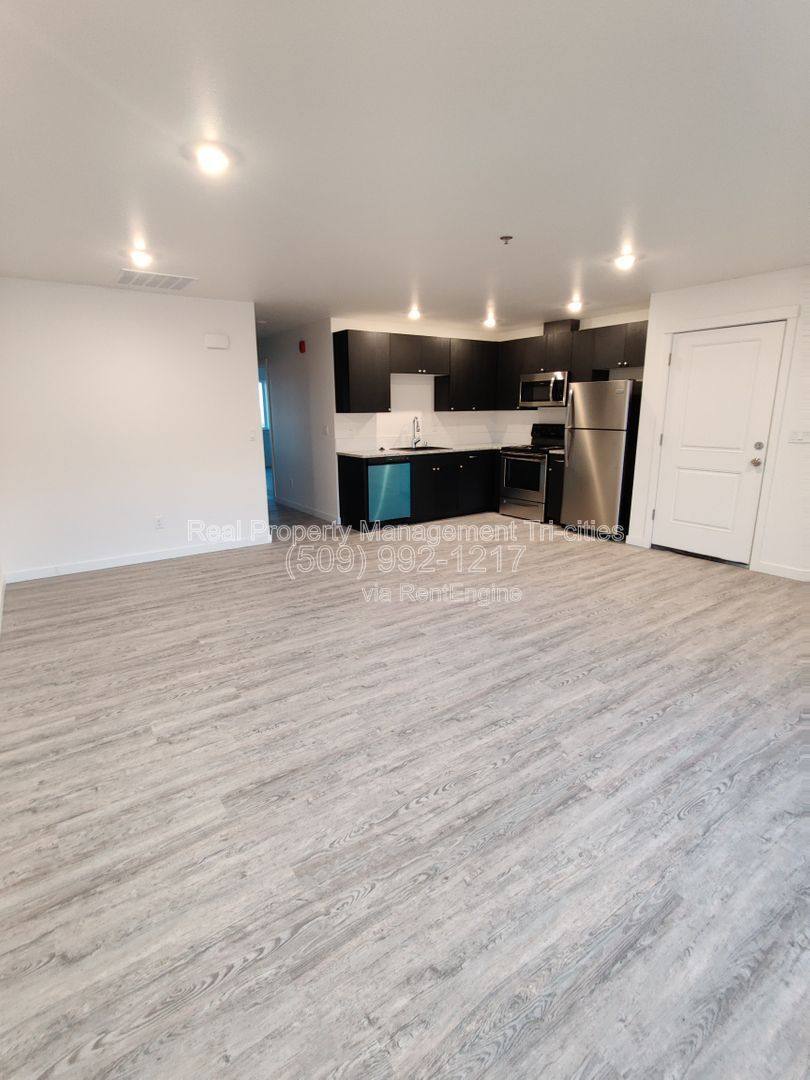 Apartment for rent at 6944 Hardrock Court #102, West Richland, WA 99353