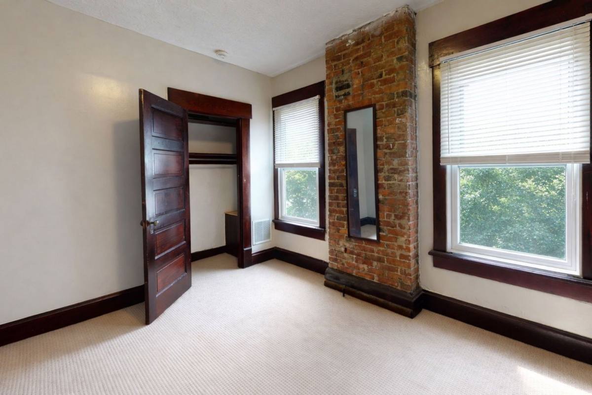 Apartment for rent at 72 Euclid Ave, Columbus, OH 43201