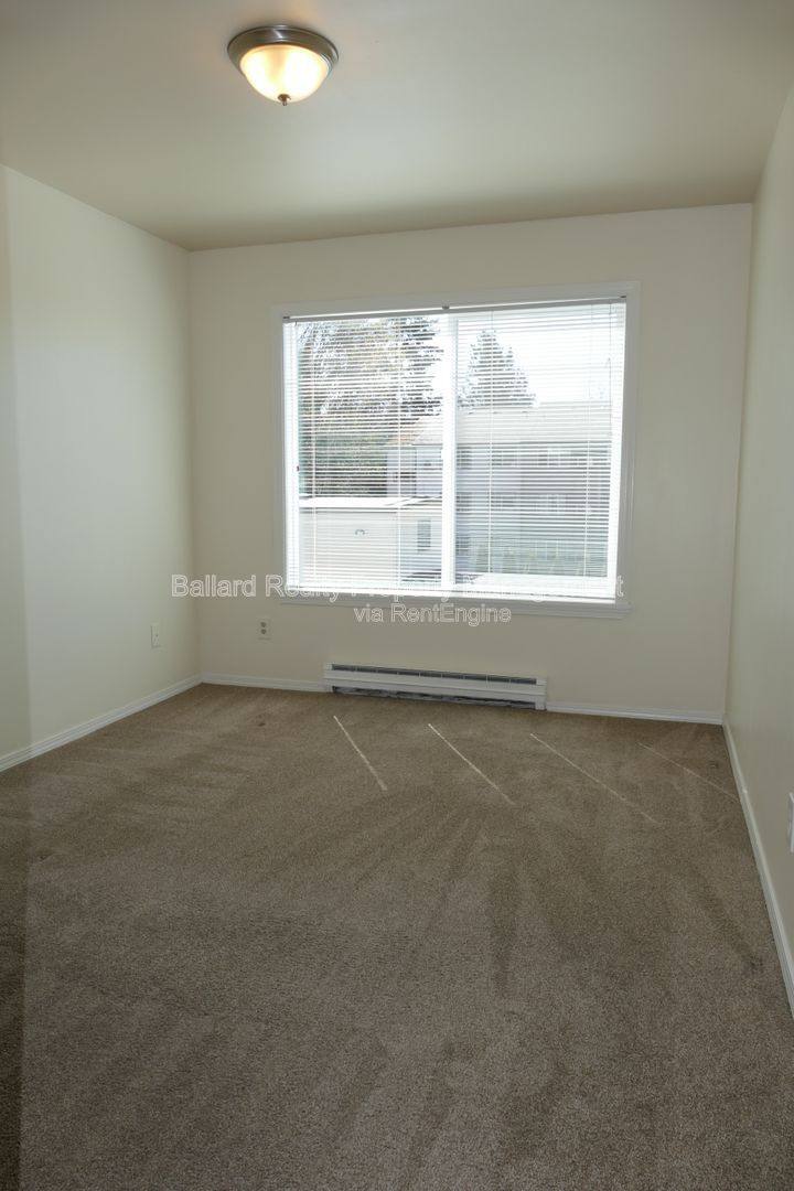 Apartment for rent at 9030 Greenwood Ave N #202, Seattle, WA 98103