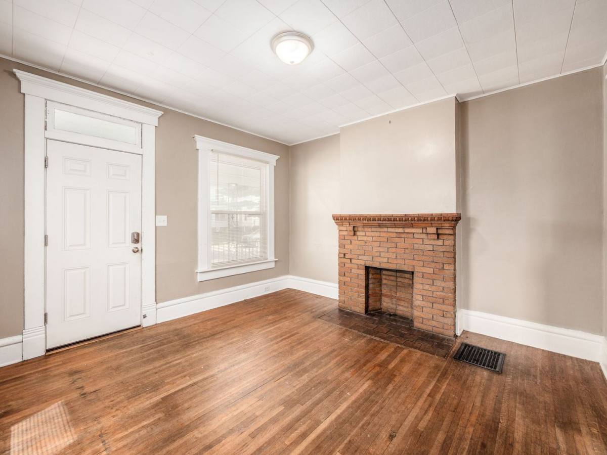 Apartment for rent at 89 E Patterson Ave, Columbus, OH 43202