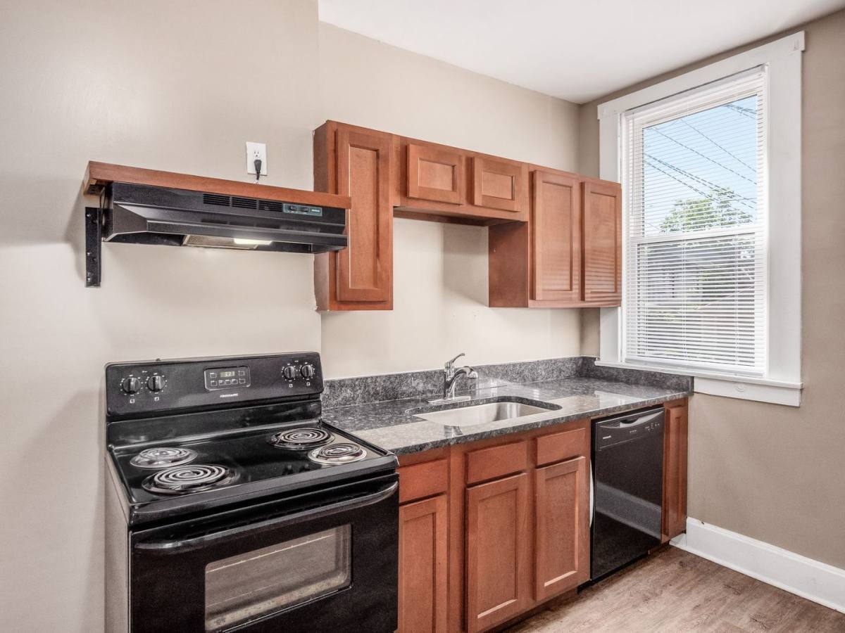 Apartment for rent at 89 E Patterson Ave, Columbus, OH 43202