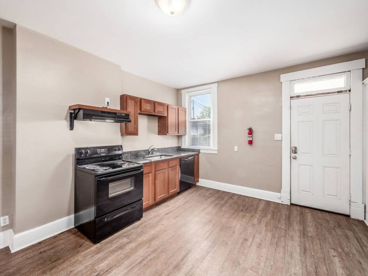 Apartment for rent at 89 E Patterson Ave, Columbus, OH 43202