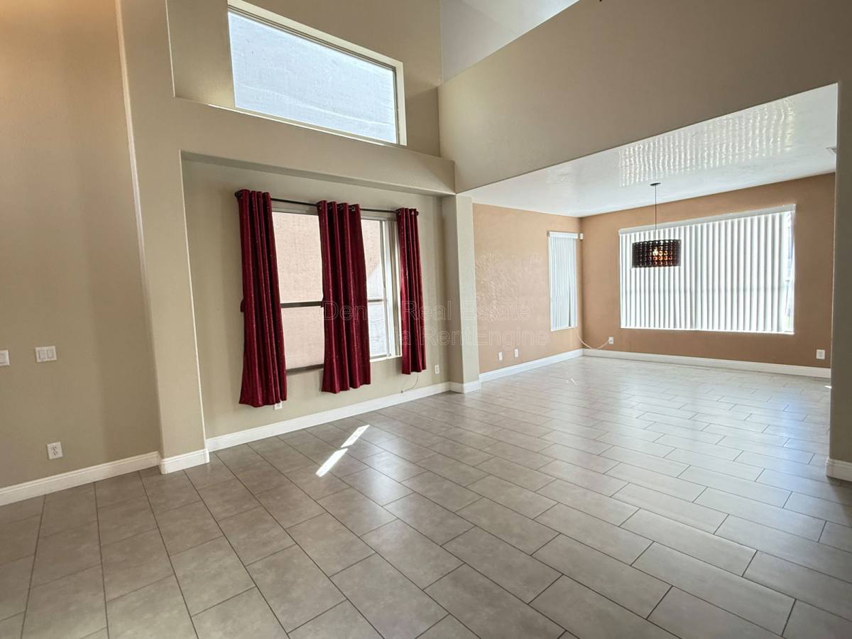 House for rent at 6425 W Desert Hollow Dr, Phoenix, AZ 85083