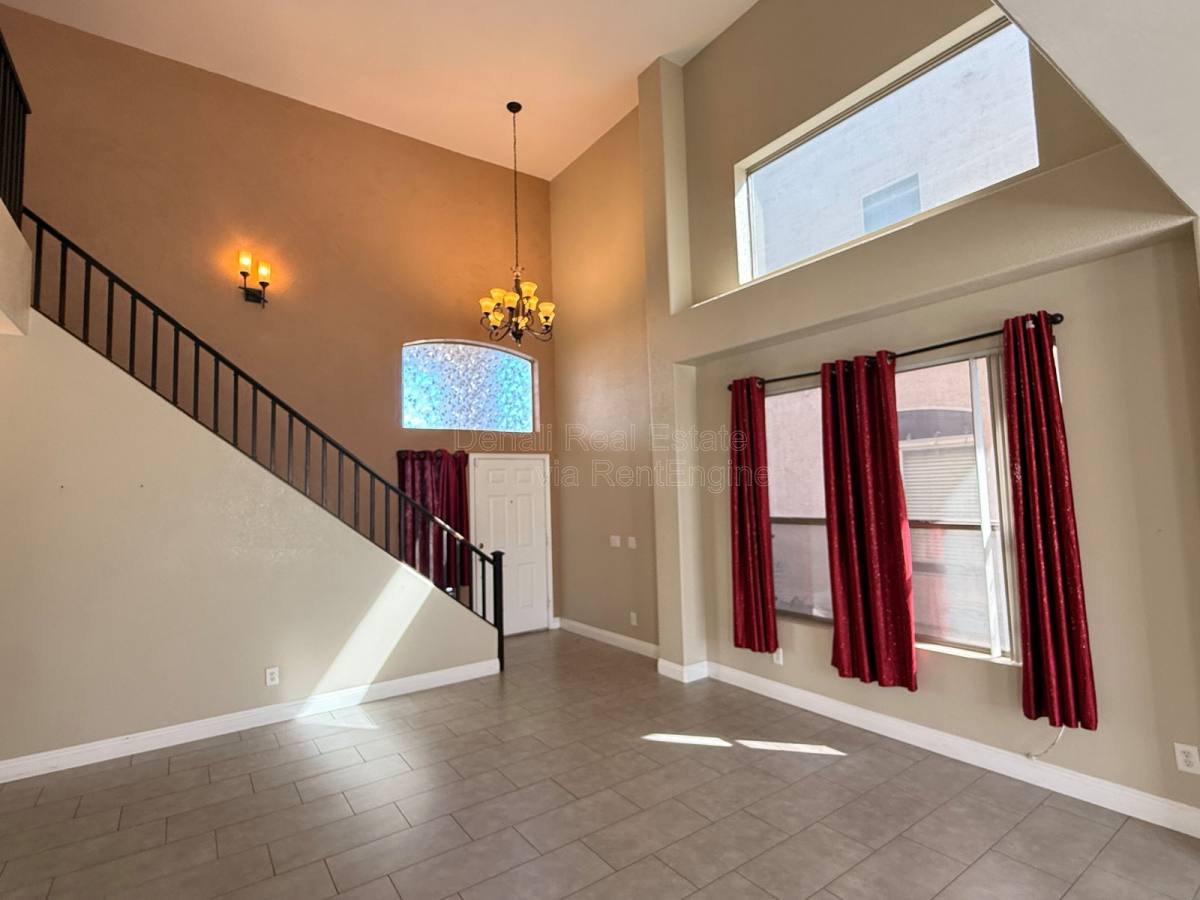 House for rent at 6425 W Desert Hollow Dr, Phoenix, AZ 85083
