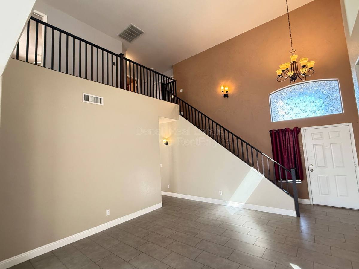 House for rent at 6425 W Desert Hollow Dr, Phoenix, AZ 85083
