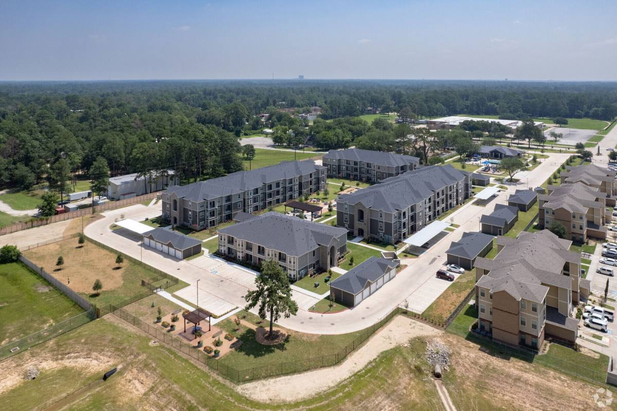 Apartment for rent at 12411 Huffmeister Rd, Cypress, TX 77429