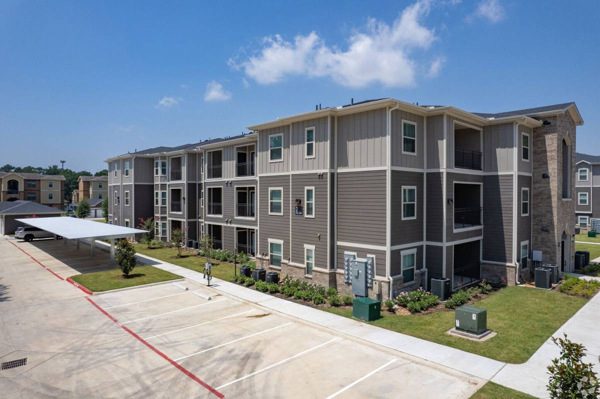 Apartment for rent at 12411 Huffmeister Rd, Cypress, TX 77429