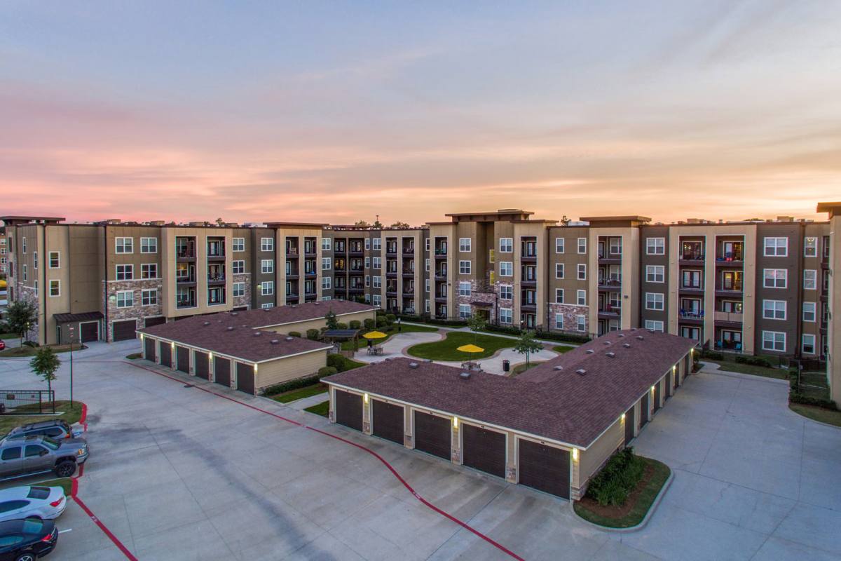 Apartment for rent at 13920 Mandolin Dr, Houston, TX 77070