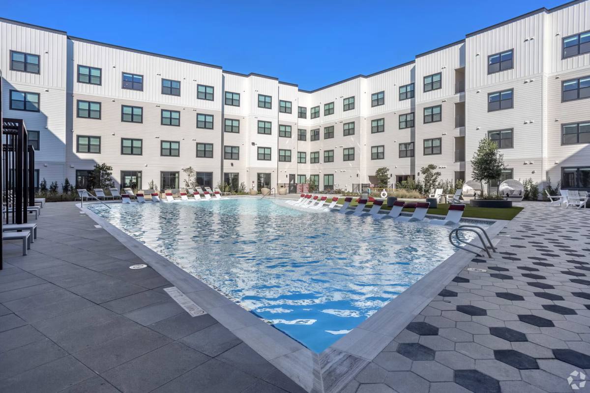 Apartment for rent at 1610 Campbell Rd, Houston, TX 77055