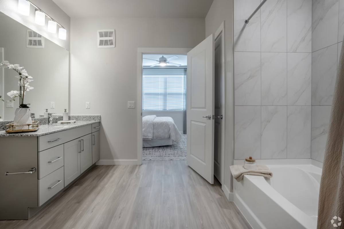 Apartment for rent at 1610 Campbell Rd, Houston, TX 77055