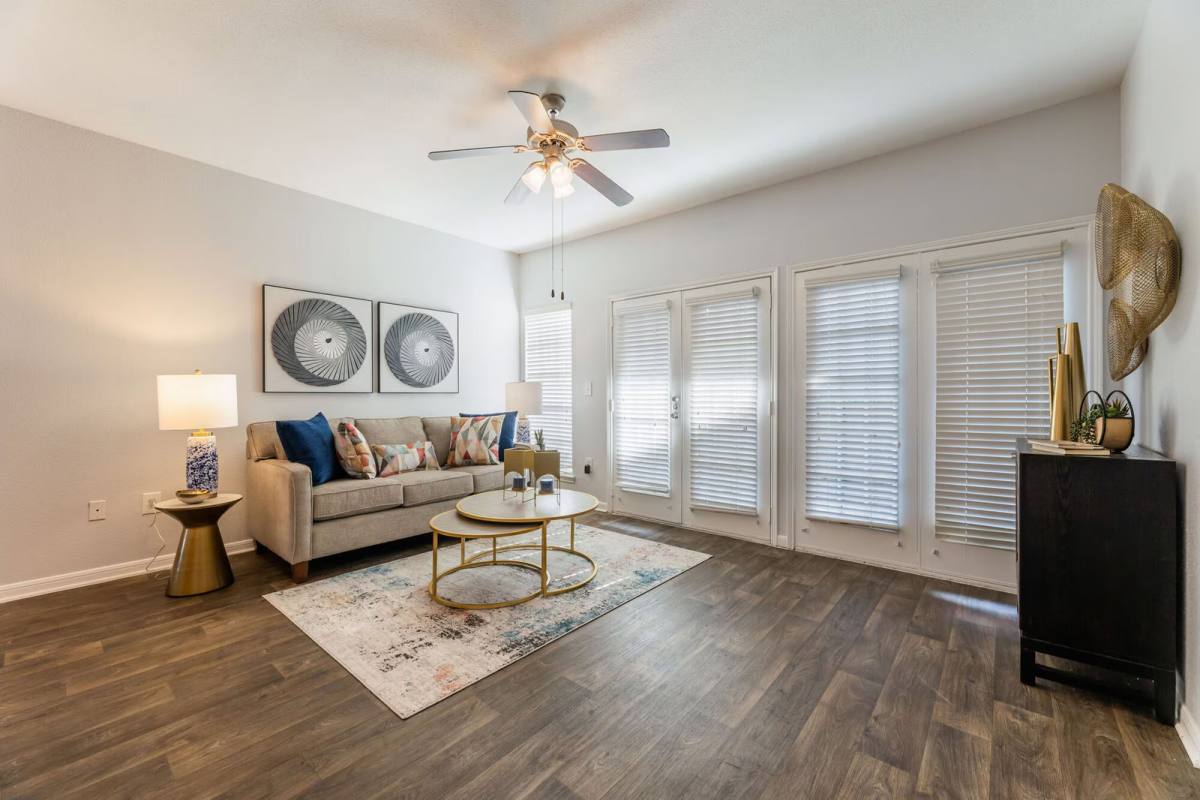 Apartment for rent at 8550 Easton Commons Dr, Houston, TX 77095