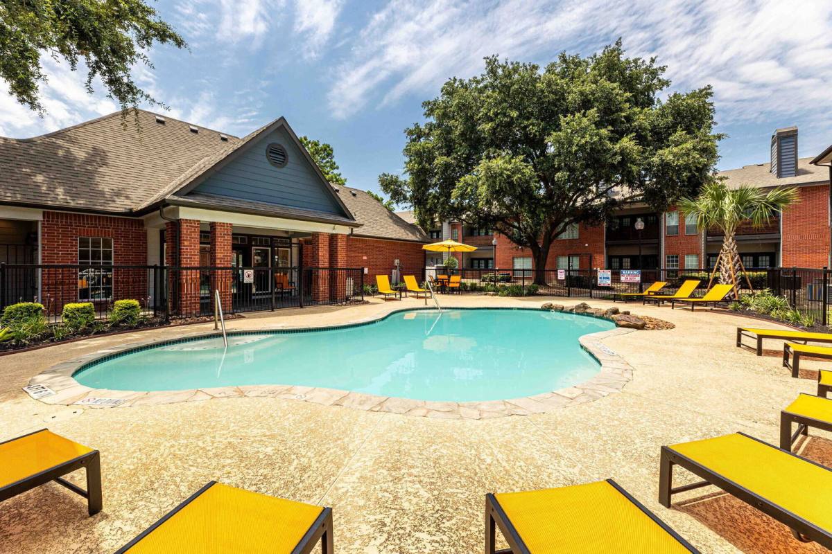 Apartment for rent at 8550 Easton Commons Dr, Houston, TX 77095