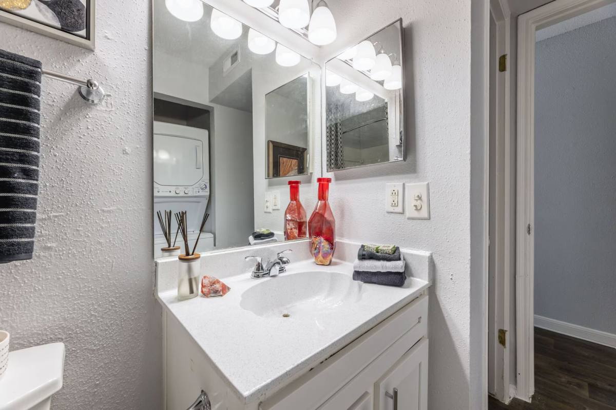 Apartment for rent at 8550 Easton Commons Dr, Houston, TX 77095