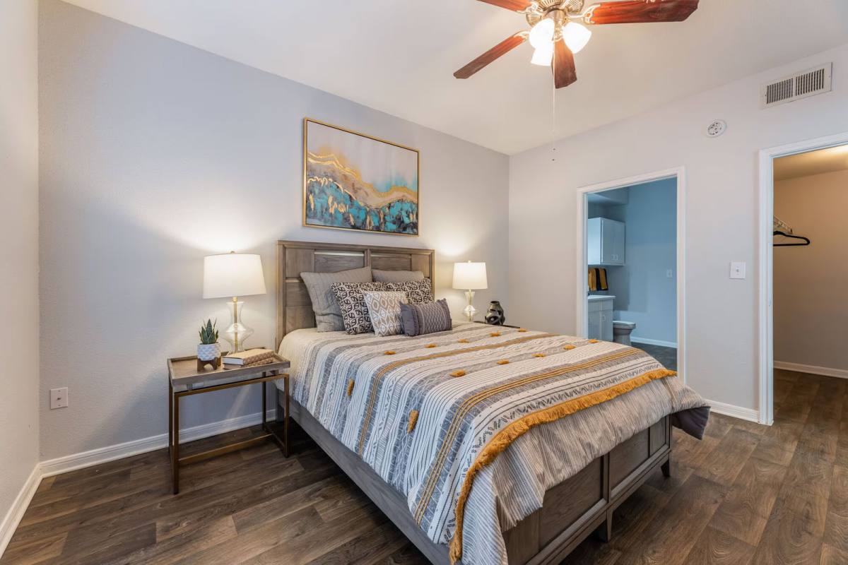 Apartment for rent at 8550 Easton Commons Dr, Houston, TX 77095