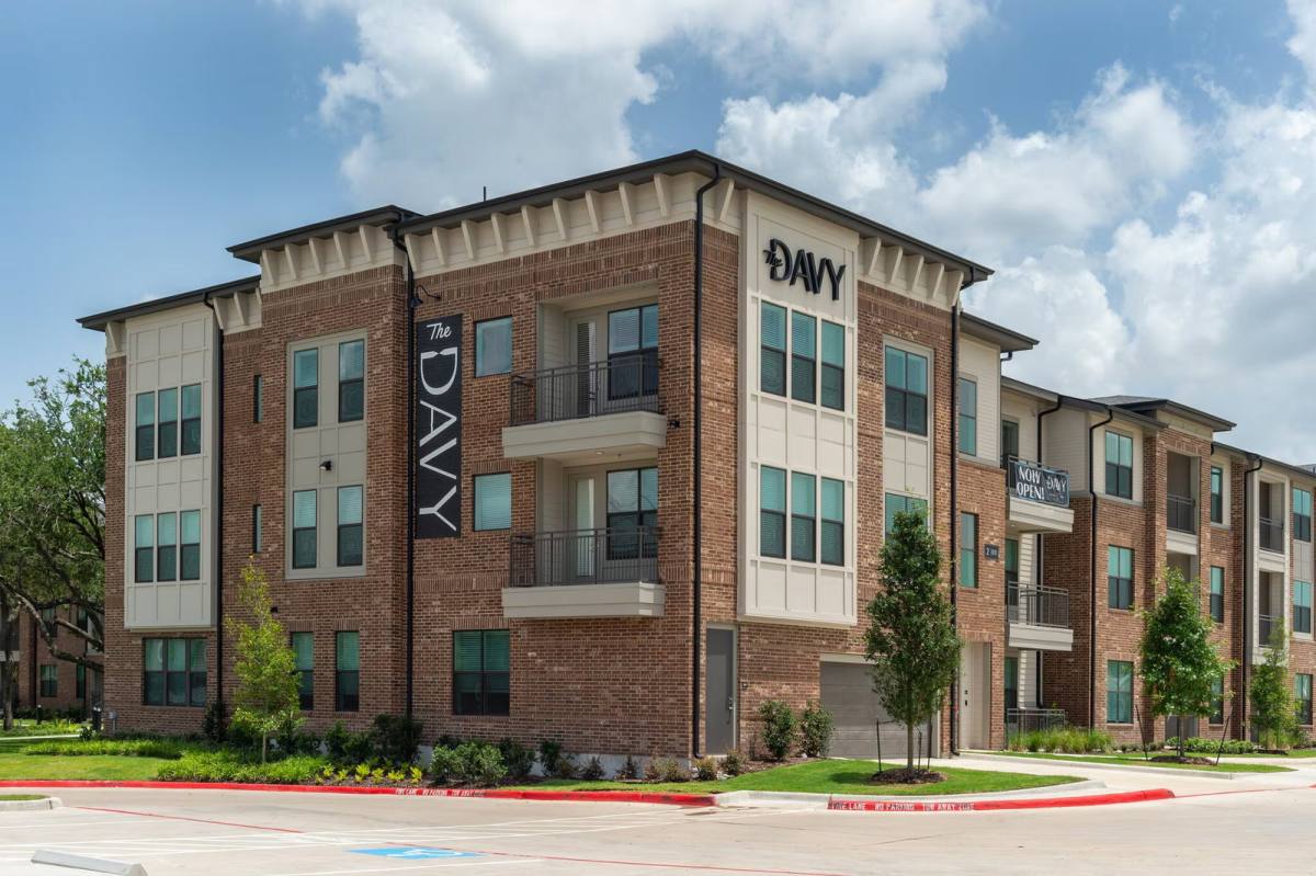 Apartment for rent at 11117 Signal Way, Stafford, TX 77477