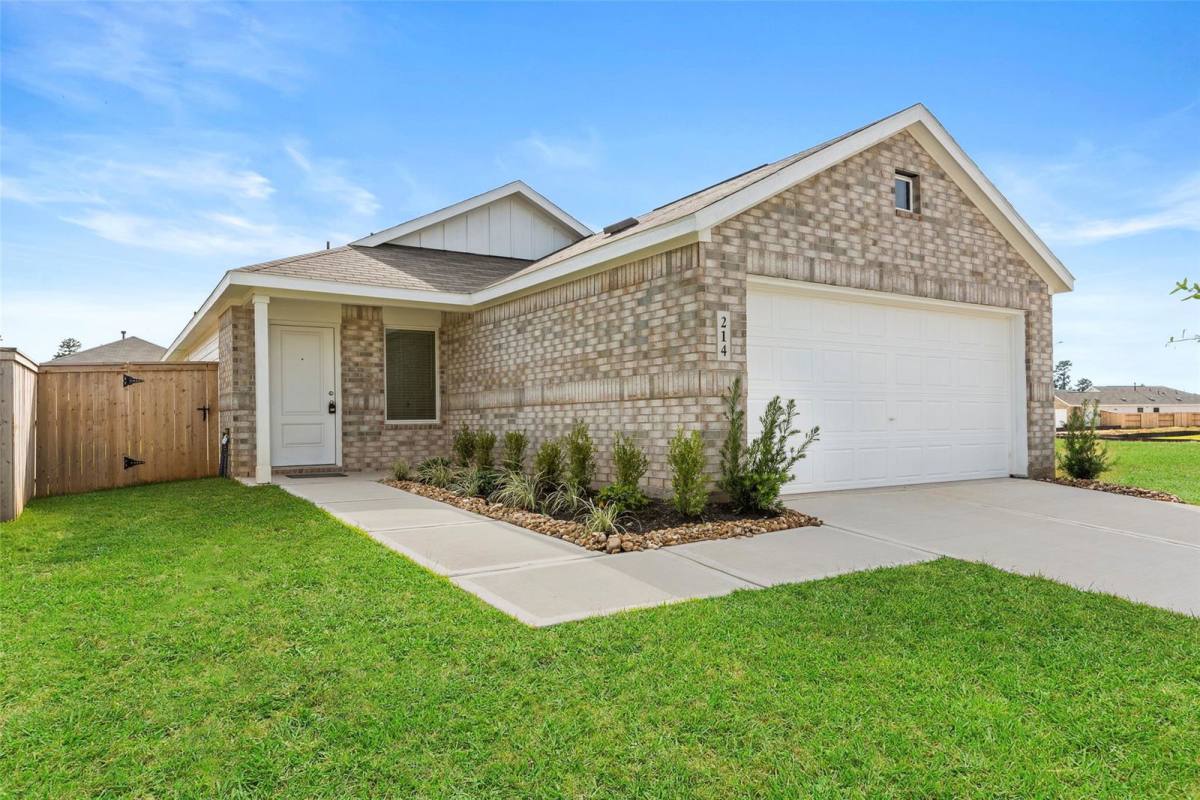 House for rent at 214 Farray Forest Lane St, Magnolia, TX 77354