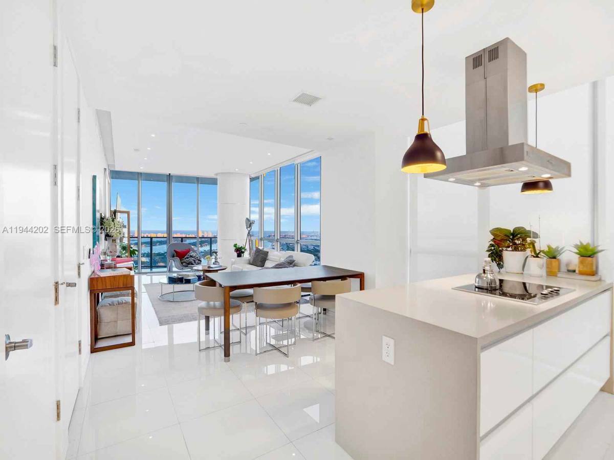 Condo for rent at 1100 Biscayne Blvd #4001, Miami, FL 33132