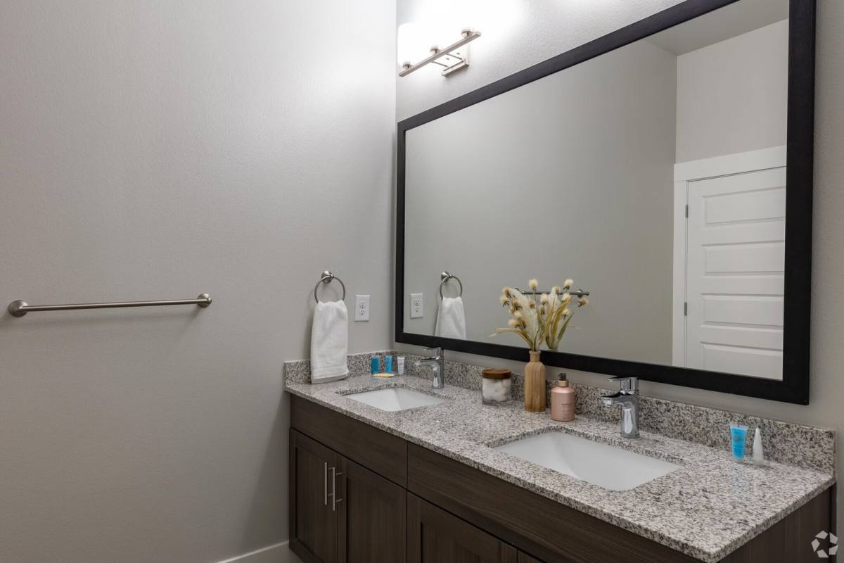Apartment for rent at 14914 Vintage Preserve Parkway, Houston, TX 77070