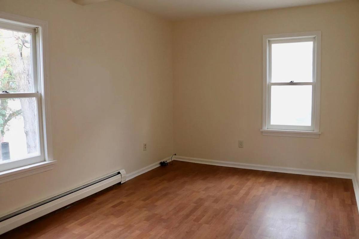 Apartment for rent at 200 Pearl St #4, Burlington, VT 05401