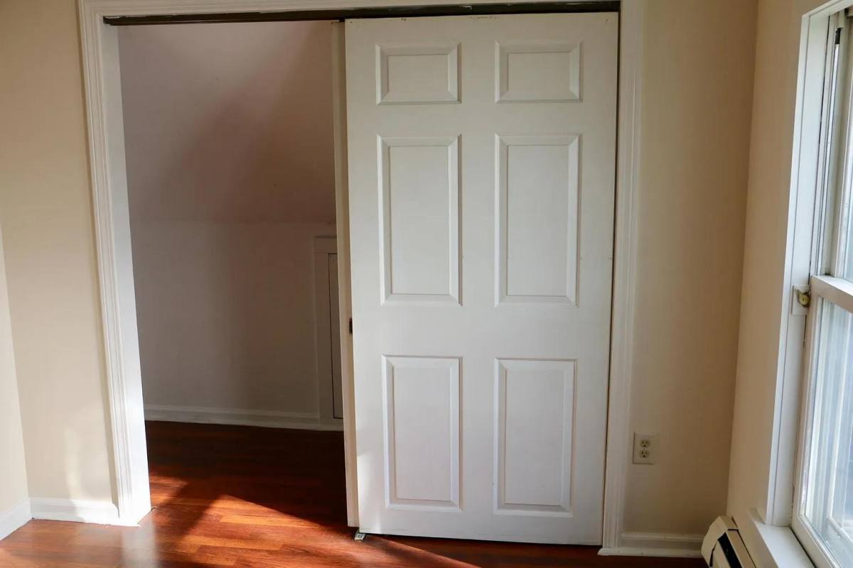 Apartment for rent at 200 Pearl St #4, Burlington, VT 05401