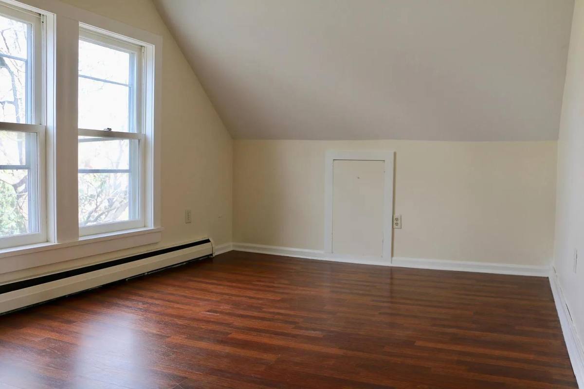Apartment for rent at 200 Pearl St #4, Burlington, VT 05401