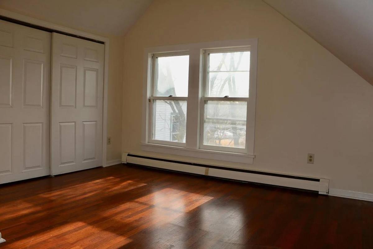 Apartment for rent at 200 Pearl St #4, Burlington, VT 05401