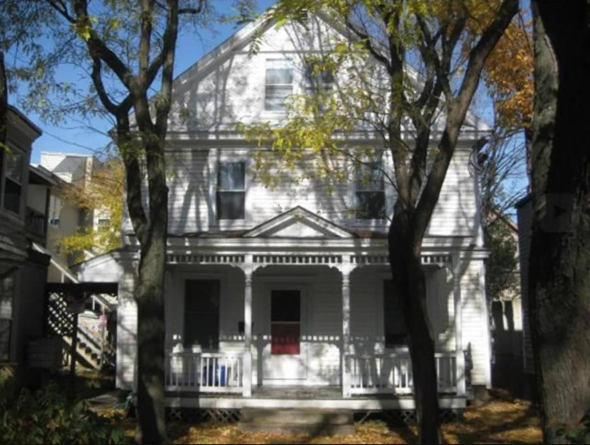 Apartment for rent at 200 Pearl St #4, Burlington, VT 05401