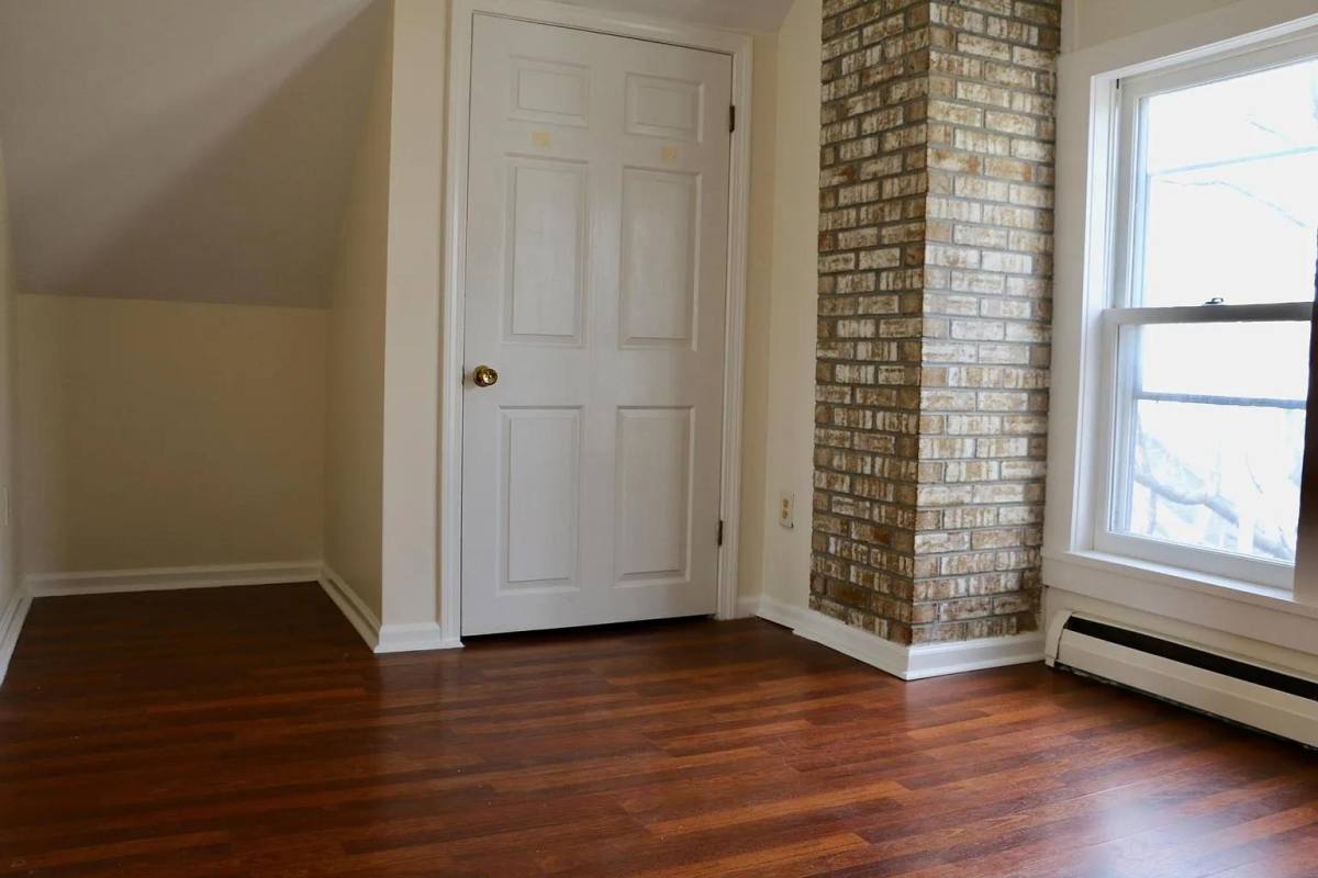 Apartment for rent at 200 Pearl St #4, Burlington, VT 05401