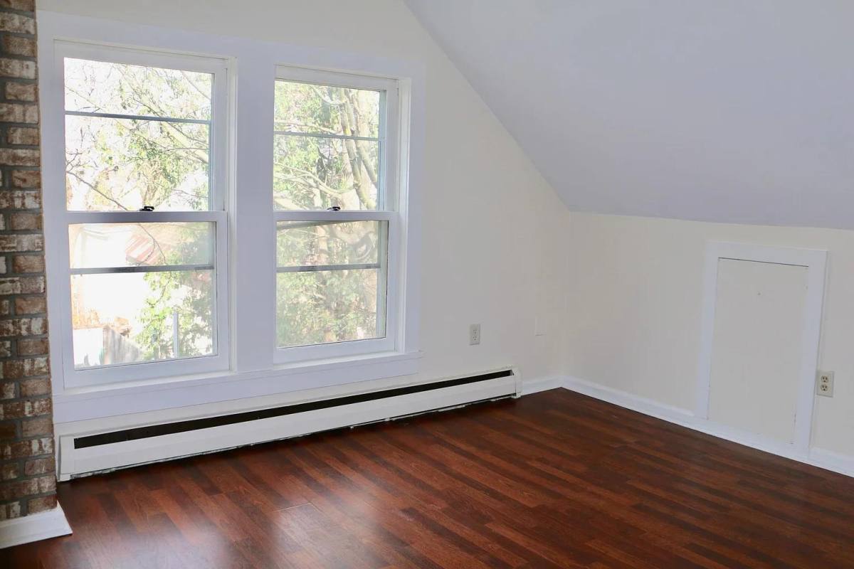 Apartment for rent at 200 Pearl St #4, Burlington, VT 05401