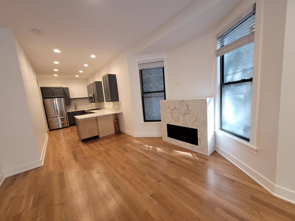 Apartment for rent at 3517 N Reta #1F, Chicago, IL 60657