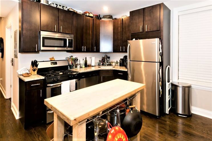 Apartment for rent at 2019 N Hoyne Ave #1F, Chicago, IL 60647