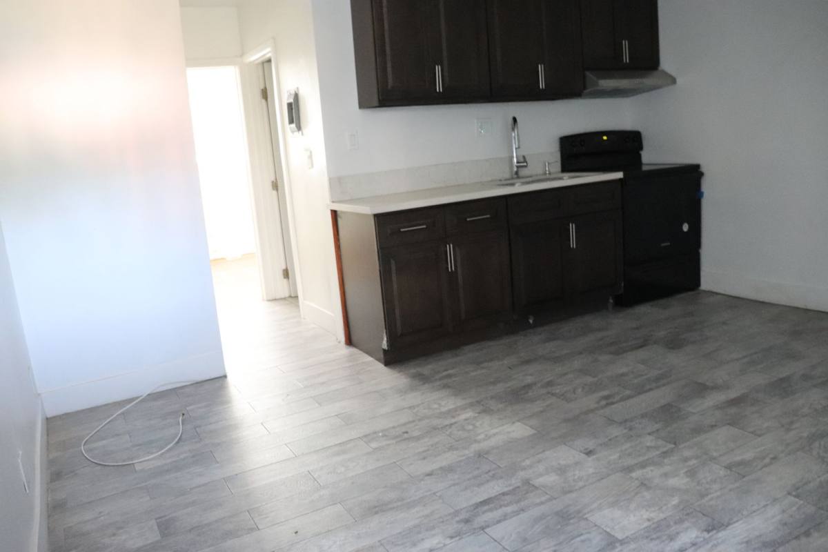 Apartment for rent at 155 W 41st Place, Los Angeles, CA 90037