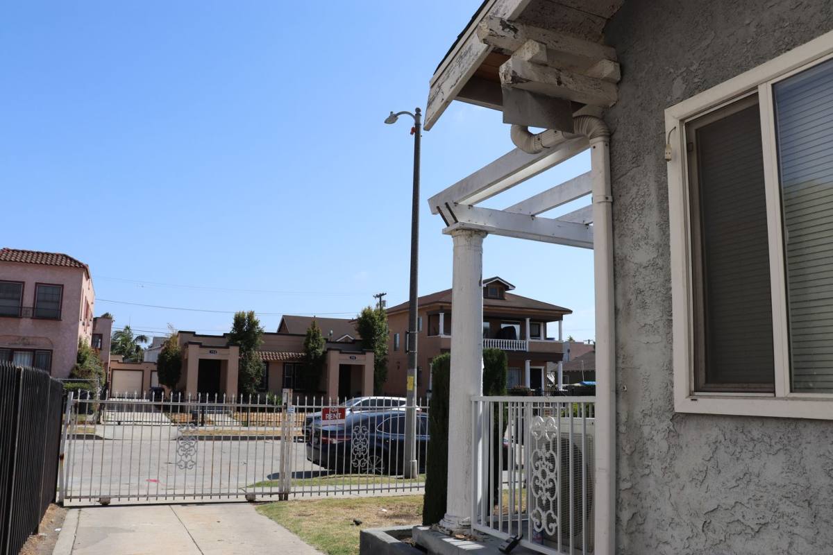 Apartment for rent at 155 W 41st Place, Los Angeles, CA 90037