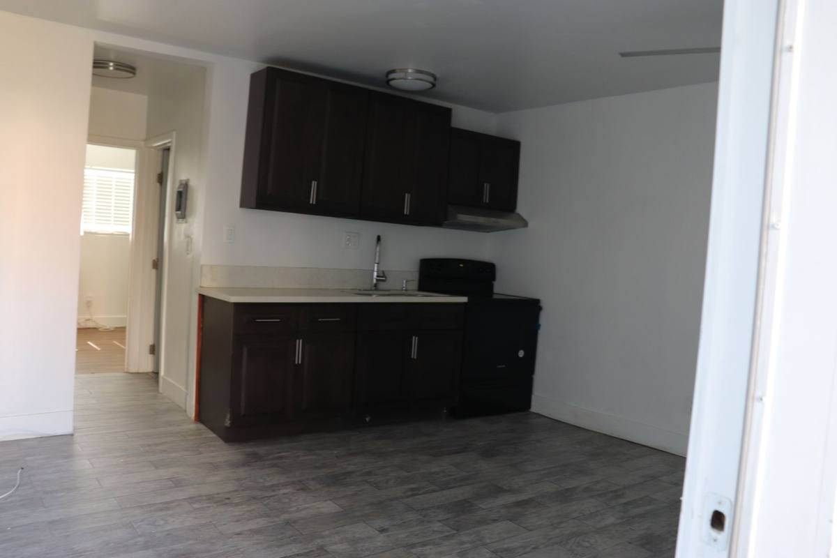 Apartment for rent at 155 W 41st Place, Los Angeles, CA 90037