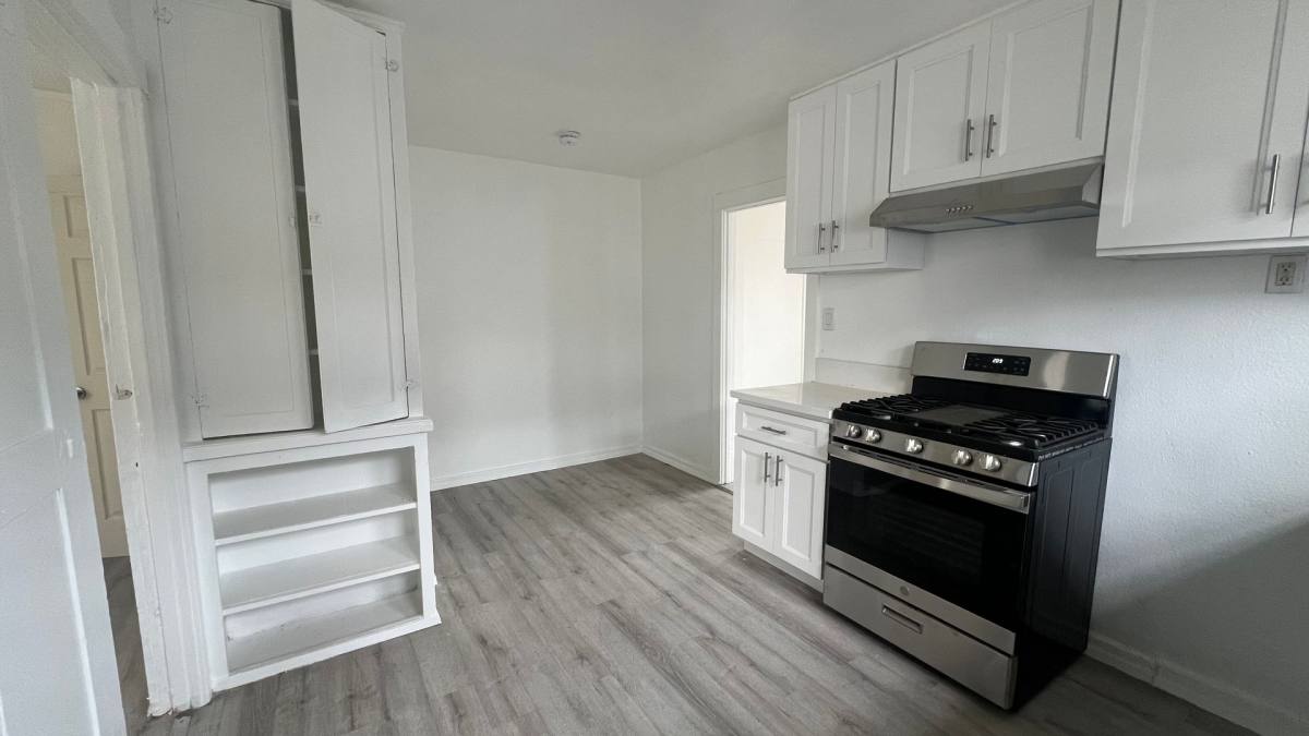 Apartment for rent at 8330 S Figueroa St, Los Angeles, CA 90003