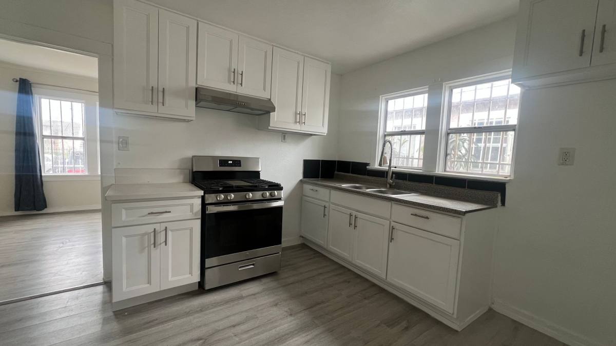 Apartment for rent at 8330 S Figueroa St, Los Angeles, CA 90003