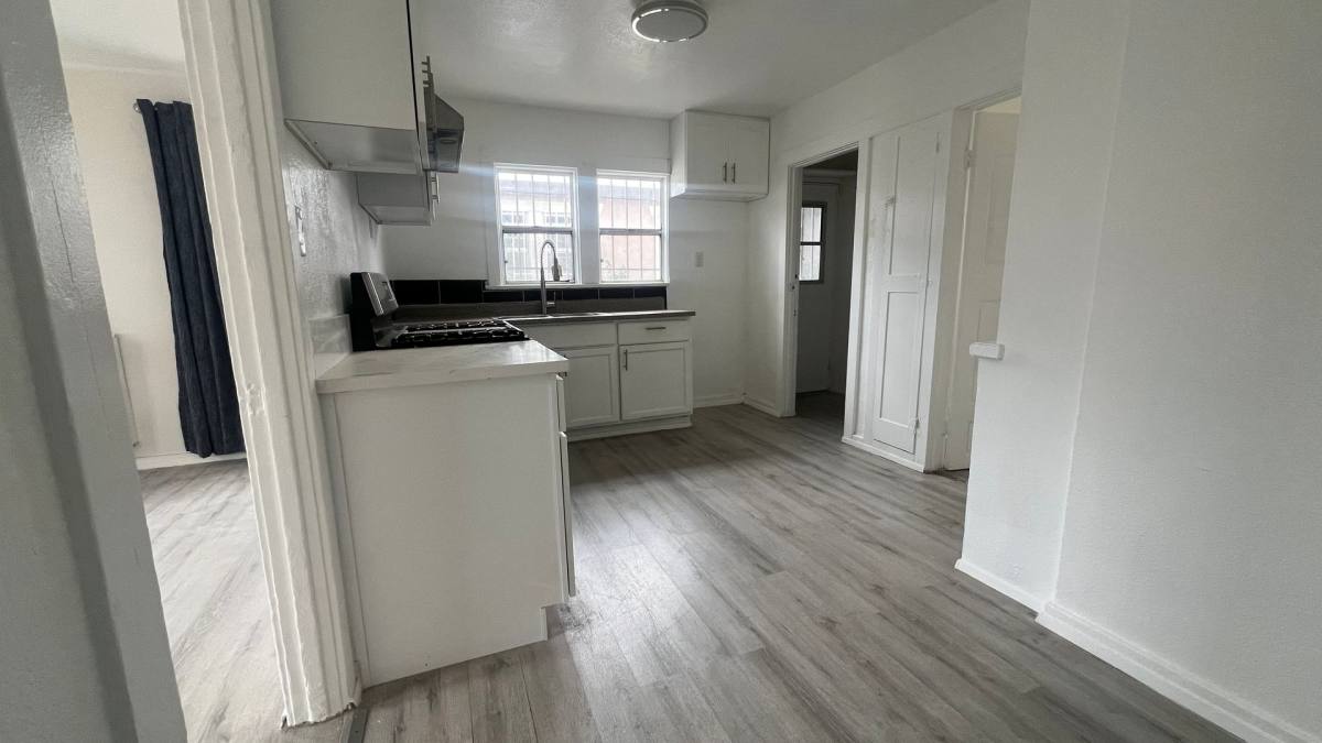 Apartment for rent at 8330 S Figueroa St, Los Angeles, CA 90003
