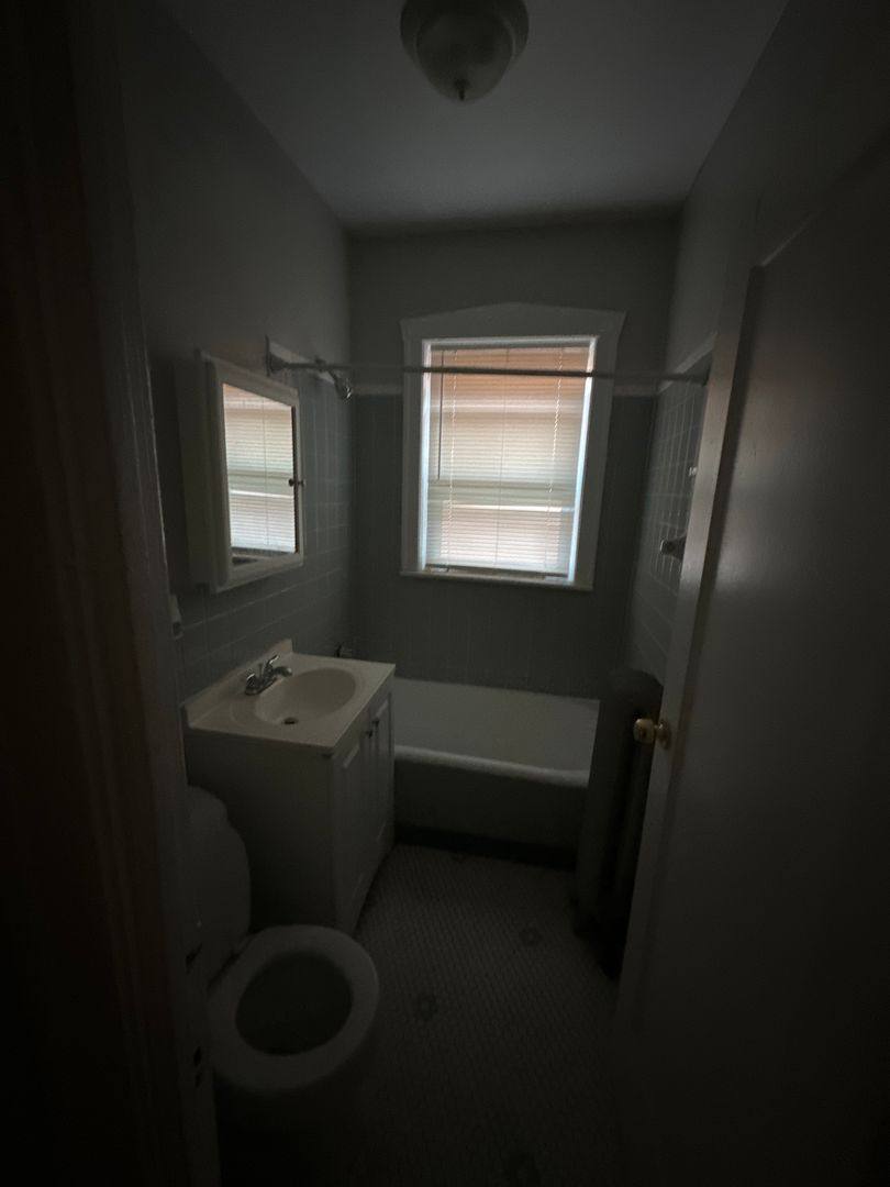 Apartment for rent at 8101 S Ingleside Ave, Chicago, IL 60619