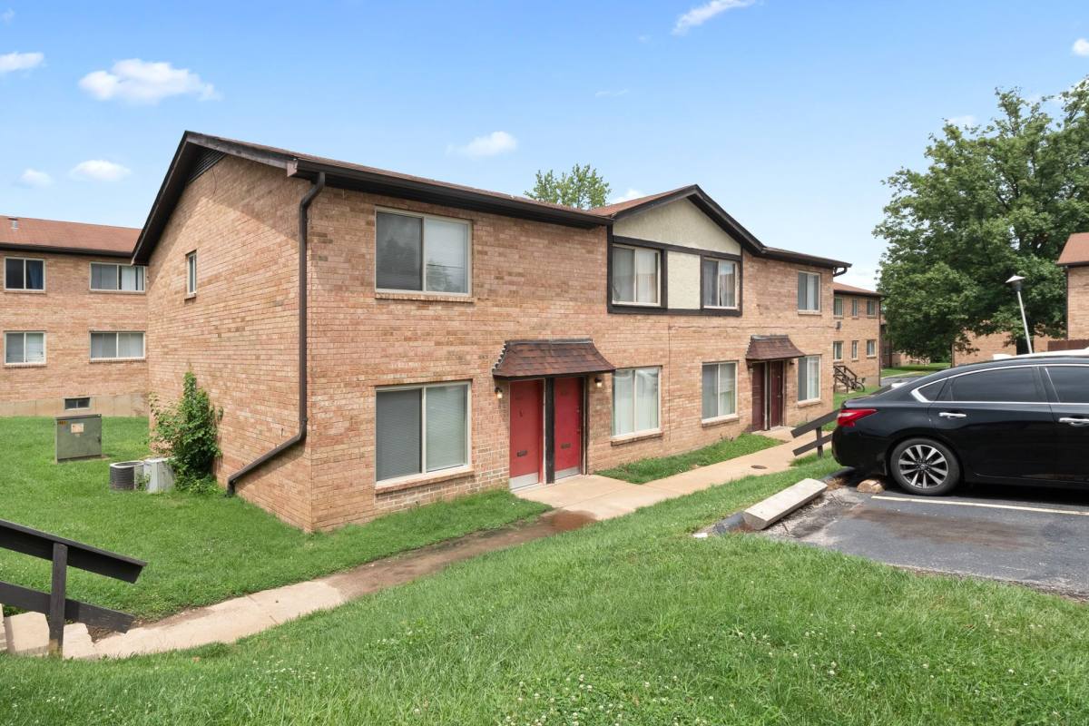 Townhouse for rent at 4120 Geraldine Ave, Saint Ann, MO 63074