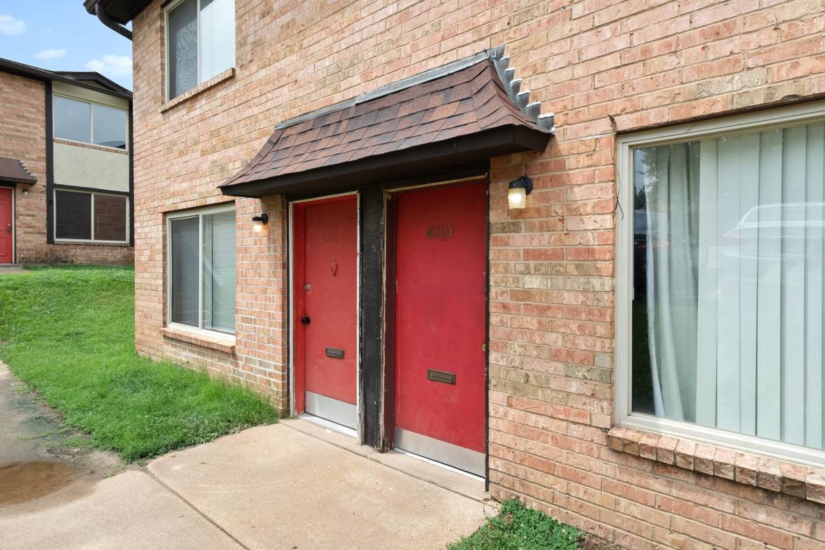 Townhouse for rent at 4120 Geraldine Ave, Saint Ann, MO 63074