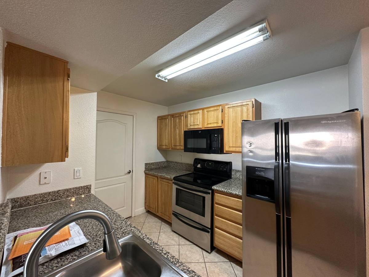 Apartment for rent at 5055 W Hacienda Ave, Las Vegas, NV 89118